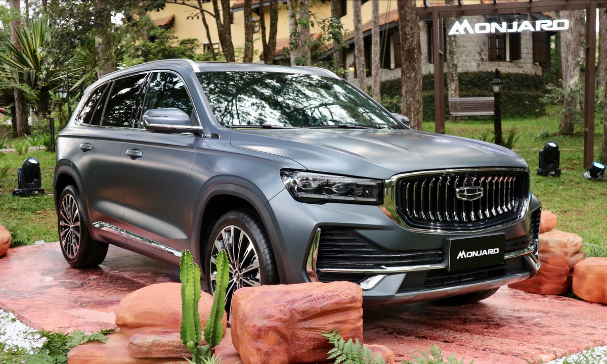 thiet ke hien dai la mot trong nhung uu diem khien xe gam cao 5 cho geely duoc ua chuong Thiết kế hiện đại là một trong những ưu điểm khiến xe gầm cao 5 chỗ Geely được ưa chuộng